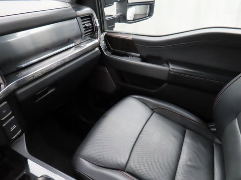 Used 2024 Ford F250 Lariat w/ Lariat Ultimate Package image 31