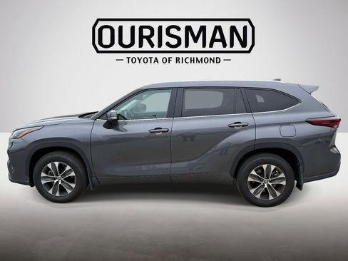 Used 2025 Toyota Highlander XLE AWD/4WD image 9