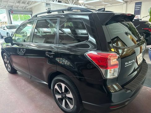 Used 2018 Subaru Forester 2.5i Premium AWD/4WD image 4