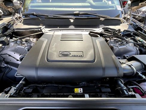 New 2025 Land Rover Discovery S image 13