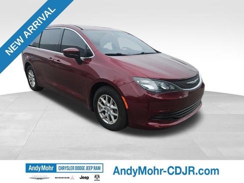 Used 2017 Chrysler Pacifica Touring FWD image 1
