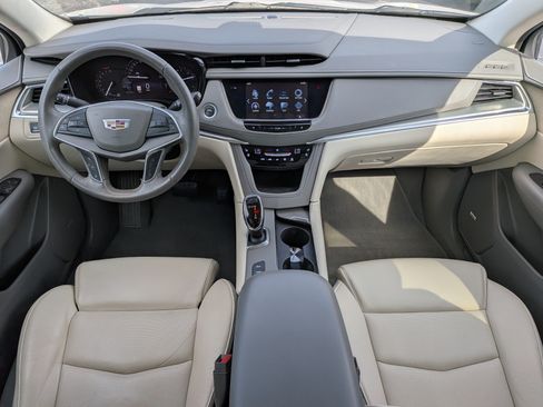 Used 2017 Cadillac XT5 Premium Luxury AWD/4WD image 13