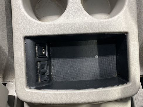 Used 2015 Nissan Quest SV image 19