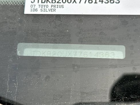 Used 2007 Toyota Prius w/ Pkg 2 FWD image 3