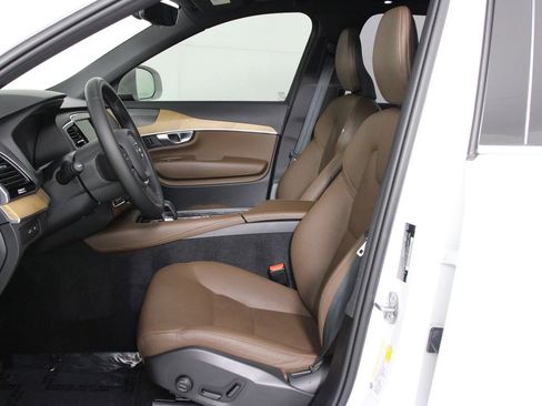 Certified 2024 Volvo XC90 T8 Plus AWD/4WD image 31