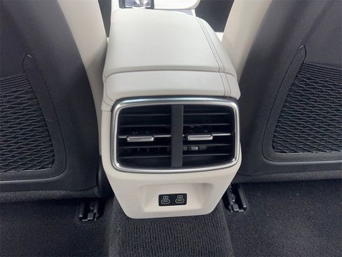 Used 2025 Genesis G70 2.5T image 73