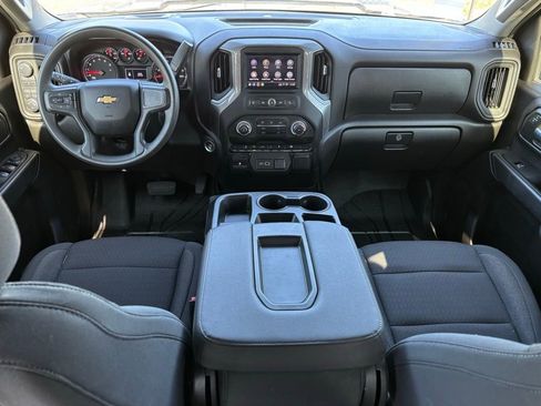 Used 2024 Chevrolet Silverado 2500 Custom w/ Custom Value Package image 9