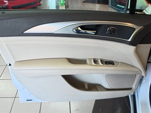 Used 2020 Lincoln MKZ w/ Convenience Package image 19