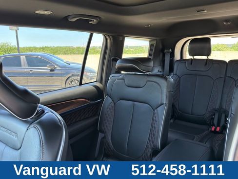 Used 2025 Jeep Grand Cherokee L Summit w/ Obsidian Package AWD/4WD image 15