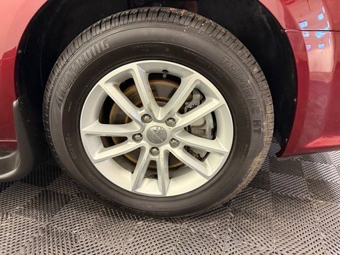 Used 2019 Dodge Grand Caravan SXT image 4