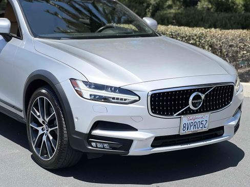 Used 2020 Volvo V90 T6 Cross Country AWD/4WD image 54