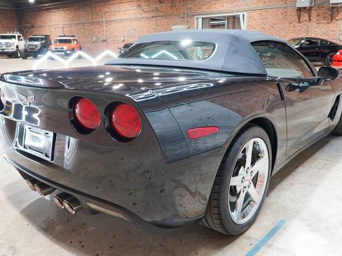 Used 2008 Chevrolet Corvette Convertible w/ Preferred Equipment Group RWD image 17
