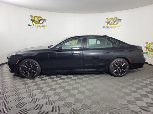 Certified 2024 BMW i7 xDrive60 w/ Executive Package AWD/4WD image 2