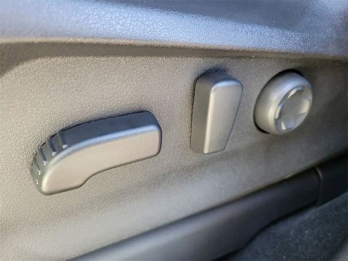 Used 2025 Subaru Ascent Touring image 17