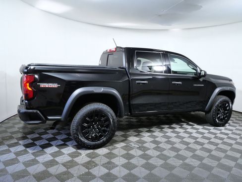 Used 2023 Chevrolet Colorado Trail Boss w/ Technology Package AWD/4WD image 8