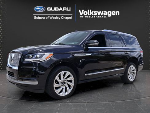 Used 2024 Lincoln Navigator Reserve AWD/4WD image 4