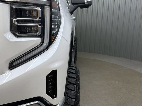 Used 2024 GMC Sierra 1500 SLT w/ SLT Premium Plus Package AWD/4WD image 13