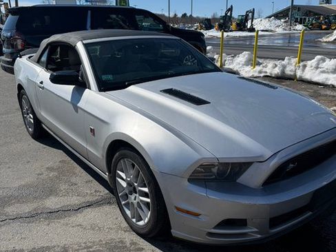 Used 2013 Ford Mustang Premium image 5