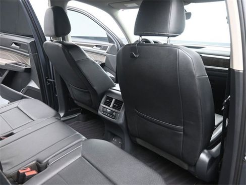 Used 2023 Volkswagen Atlas SE image 29