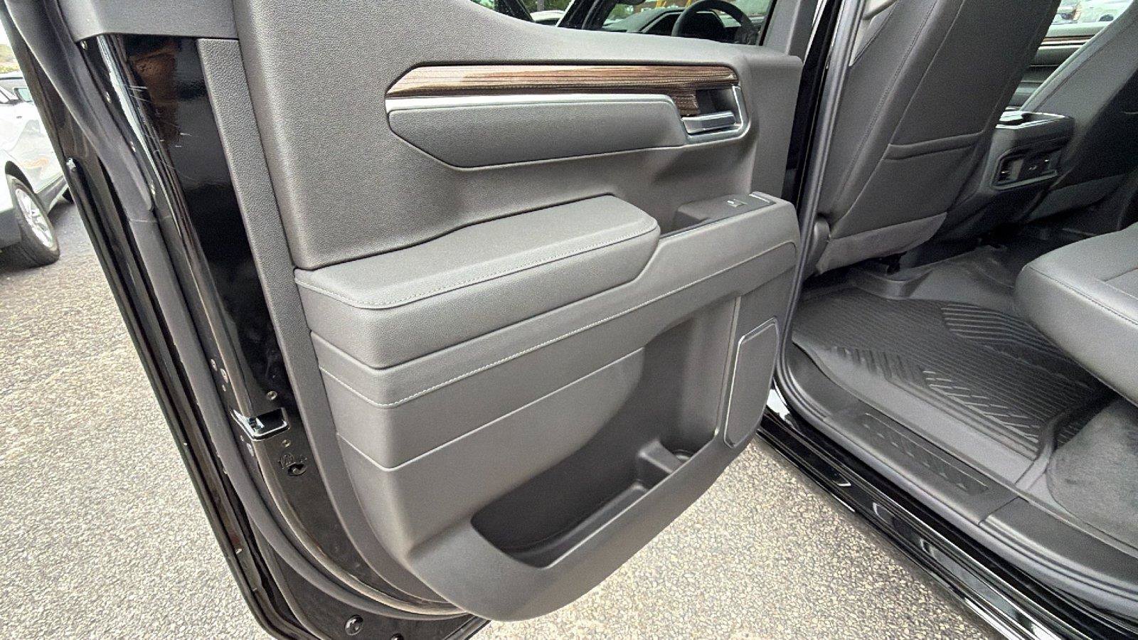 New 2026 Chevrolet Silverado 1500 RST w/ RST All Star Premium Package AWD/4WD image 18