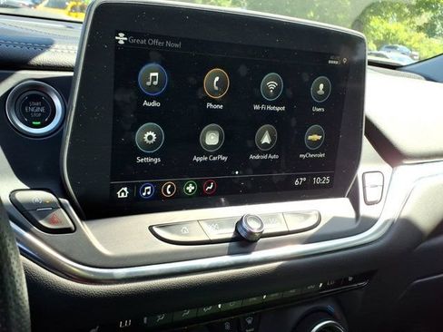 Used 2025 Chevrolet Blazer LT FWD image 11
