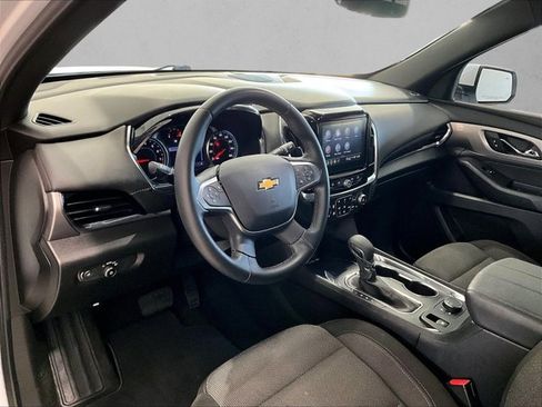 Used 2023 Chevrolet Traverse LT image 14