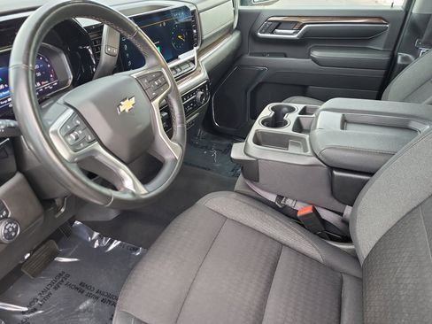 Used 2024 Chevrolet Silverado 2500 LT w/ Convenience Package image 12