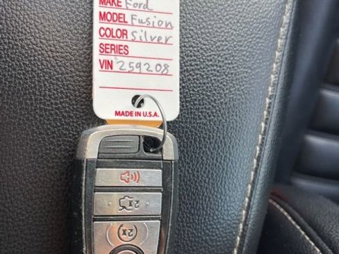 Used 2019 Ford Fusion SEL image 45