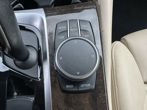 Used 2019 BMW 530i xDrive w/ Convenience Package image 28