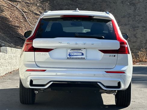 New 2026 Volvo XC60 B5 Plus w/ Climate Package AWD/4WD image 5