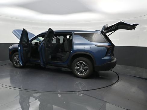 Used 2024 Chevrolet Traverse LS FWD image 36