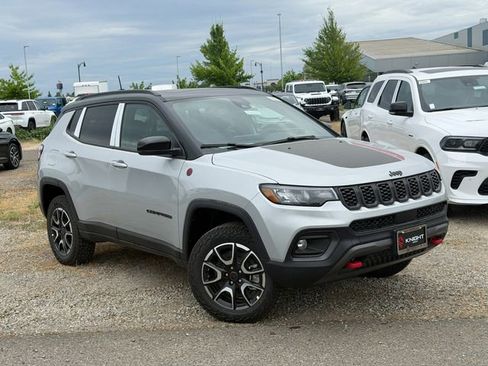 New 2026 Jeep Compass Trailhawk w/ Sun, Sound & Navigation Group image 2