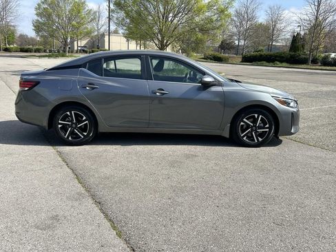 Used 2024 Nissan Sentra SV FWD image 8