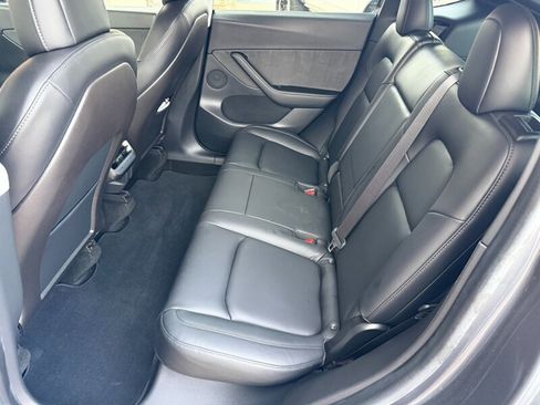 Used 2020 Tesla Model Y Long Range image 11