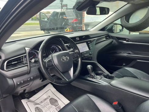 Used 2020 Toyota Camry SE image 18