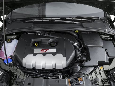 Used 2016 Ford Focus ST w/ Equipment Group 402A FWD image 13