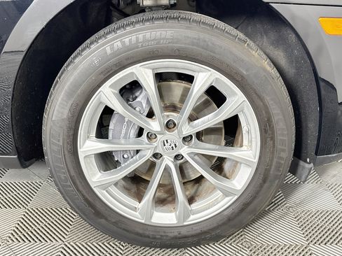 Used 2023 Porsche Macan AWD/4WD image 29