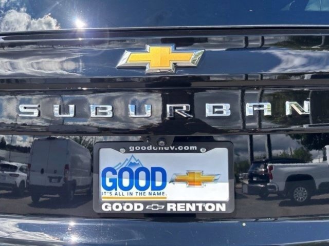 Used 2025 Chevrolet Suburban Premier AWD/4WD image 48