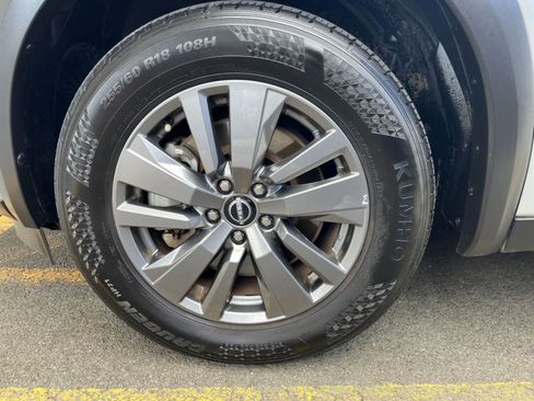 Used 2024 Nissan Pathfinder SV FWD image 32