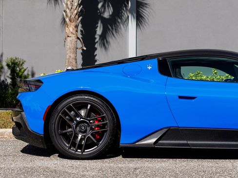 Used 2022 Maserati MC20 Coupe image 5