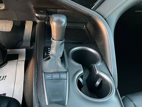Used 2023 Toyota Camry SE image 20