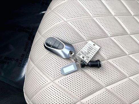 Used 2022 Mercedes-Benz S 500 4MATIC image 13
