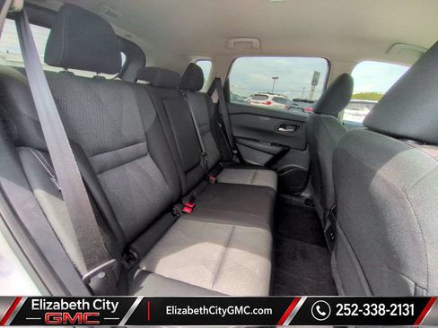 Used 2025 Nissan Rogue SV FWD image 19