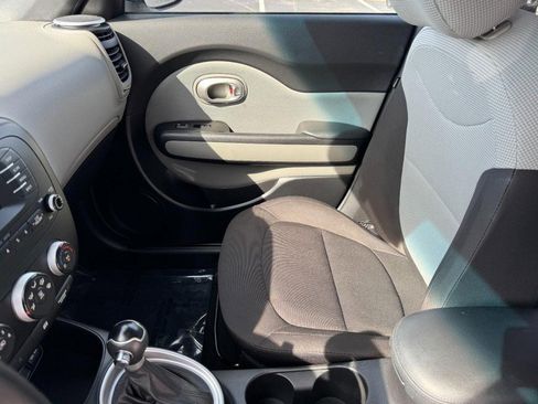 Used 2016 Kia Soul FWD image 13