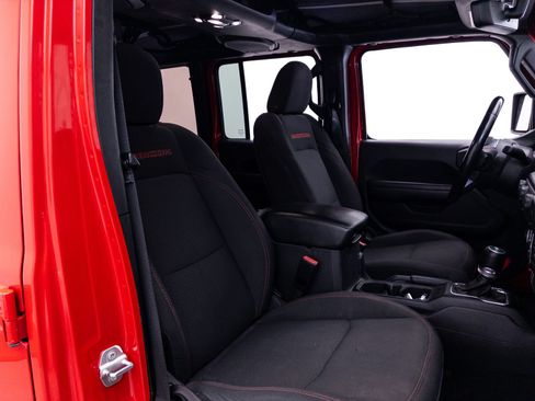 Used 2022 Jeep Wrangler Unlimited Rubicon w/ Cold Weather Group AWD/4WD image 38