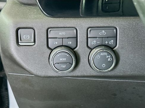 Used 2024 Chevrolet Silverado 1500 LT AWD/4WD image 16