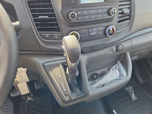 New 2025 Ford Transit 250 148 Medium Roof image 25