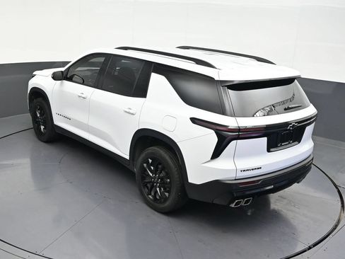 Used 2025 Chevrolet Traverse LT w/ Midnight/Sport Edition FWD image 18
