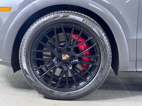 Used 2023 Porsche Cayenne GTS AWD/4WD image 11