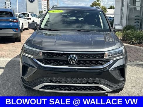 Certified 2023 Volkswagen Taos SE FWD image 3